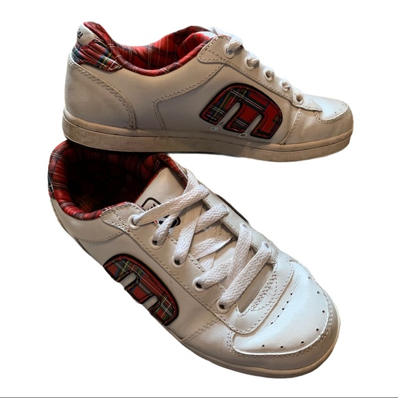etnies leather shoes
